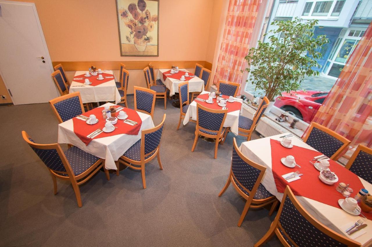 Hotel Garni Am Markt - Businesshotel - Fruehstuecksbuffet - Fahrradabstellplatz - Hunde Willkommen Neustadt bei Coburg Extérieur photo