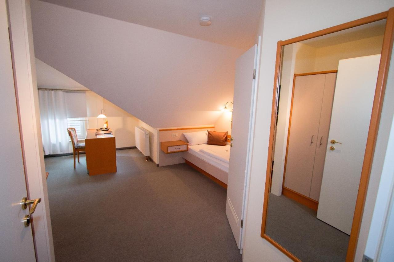 Hotel Garni Am Markt - Businesshotel - Fruehstuecksbuffet - Fahrradabstellplatz - Hunde Willkommen Neustadt bei Coburg Extérieur photo