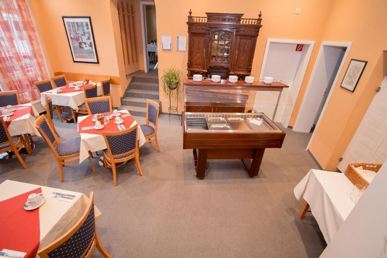 Hotel Garni Am Markt - Businesshotel - Fruehstuecksbuffet - Fahrradabstellplatz - Hunde Willkommen Neustadt bei Coburg Extérieur photo
